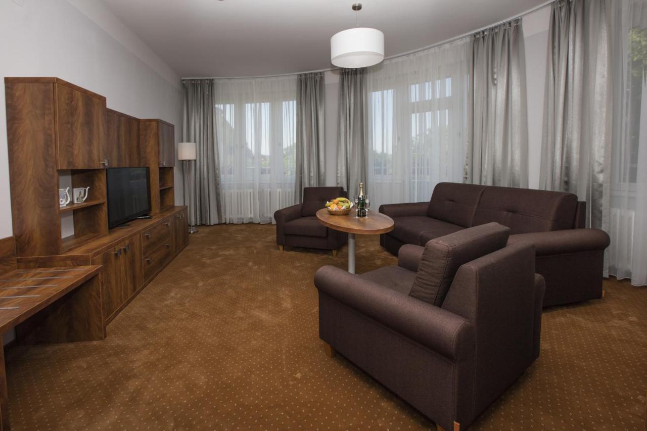 Hotel Bellevue Tlapak Poděbrady Esterno foto