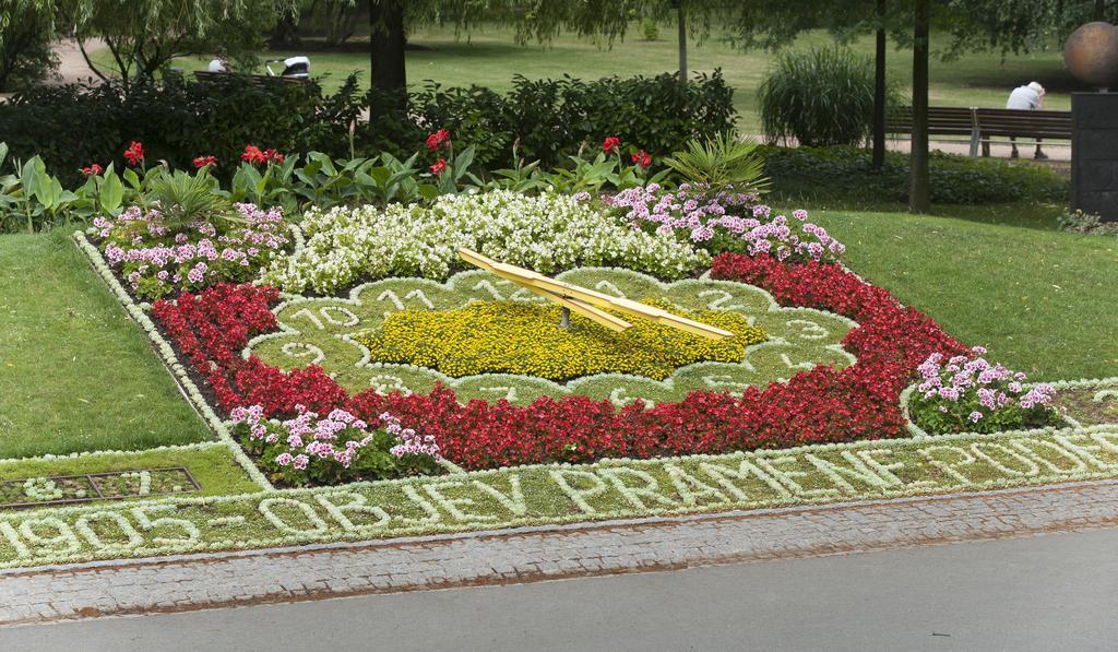 Hotel Bellevue Tlapak Poděbrady Esterno foto