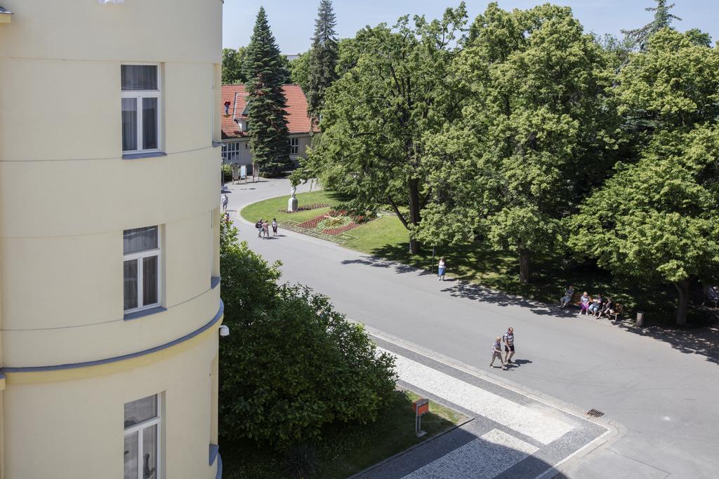 Hotel Bellevue Tlapak Poděbrady Esterno foto
