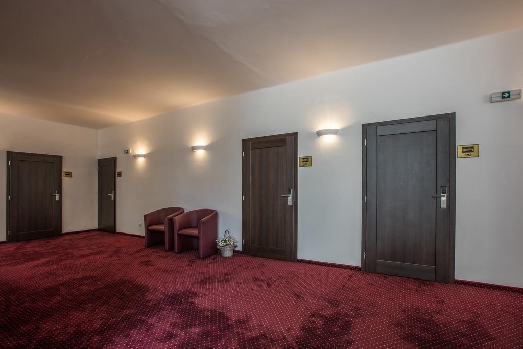 Hotel Bellevue Tlapak Poděbrady Esterno foto