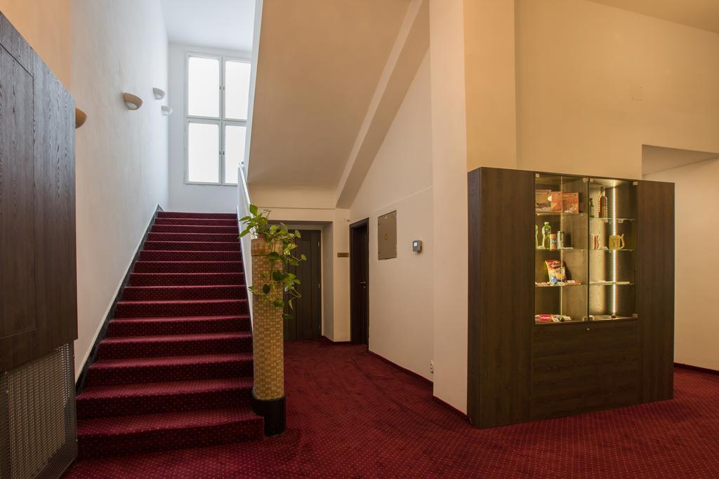 Hotel Bellevue Tlapak Poděbrady Esterno foto